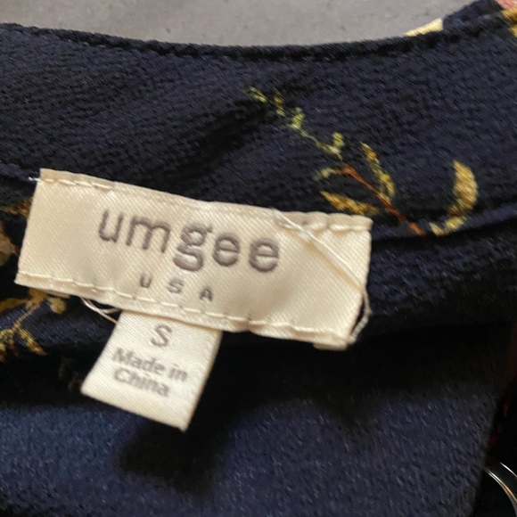 Floral Boutique Romper - Picture 3 of 4